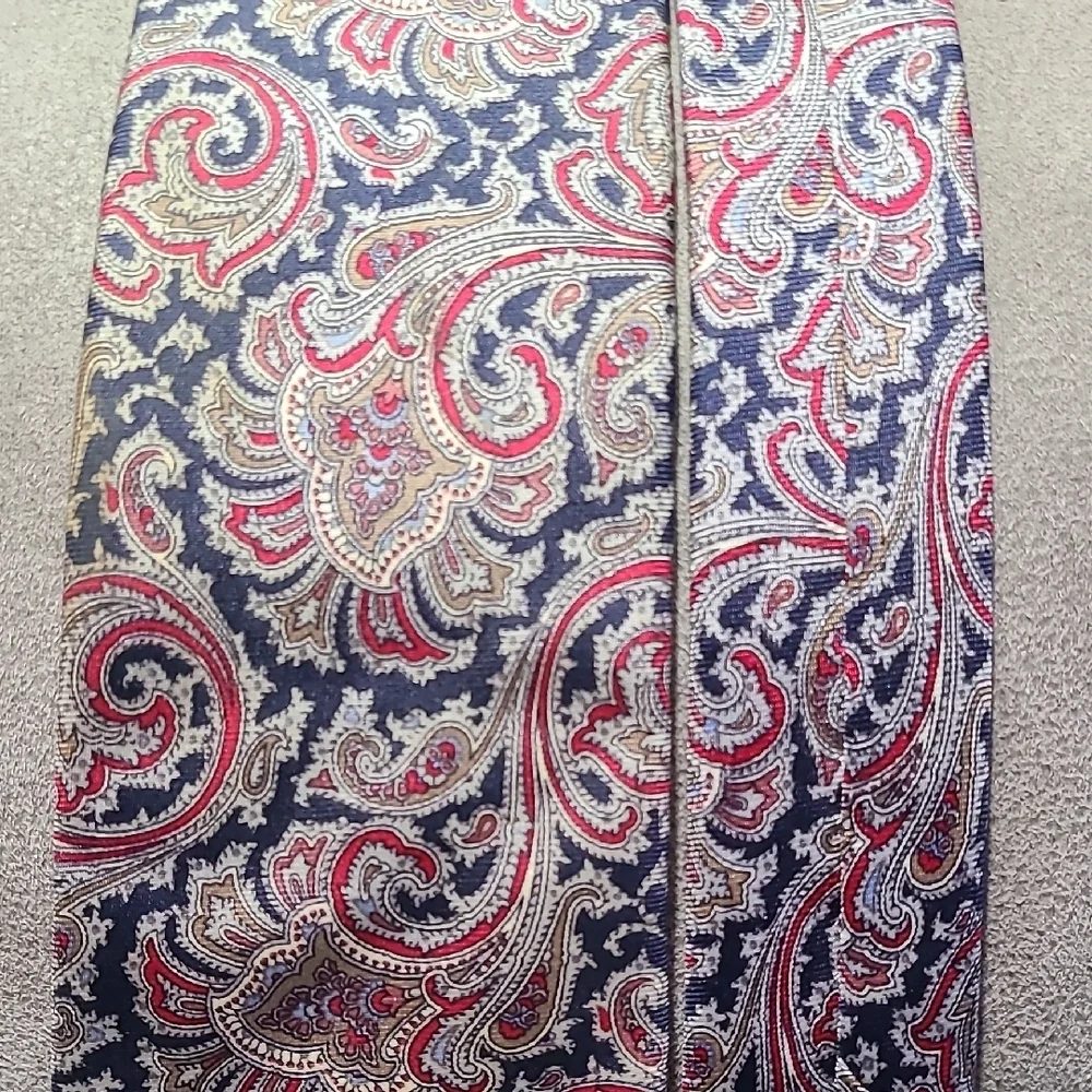 Vtg Christian Dior Paisley Silk‎ Tie All Silk Made In USA Fabric Woven In ITALY